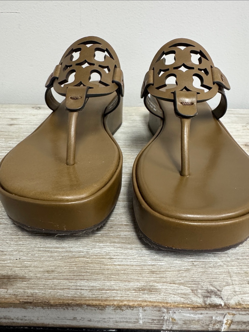 Tory Burch wedge Miller sandal size 8 - Picture 7 of 7